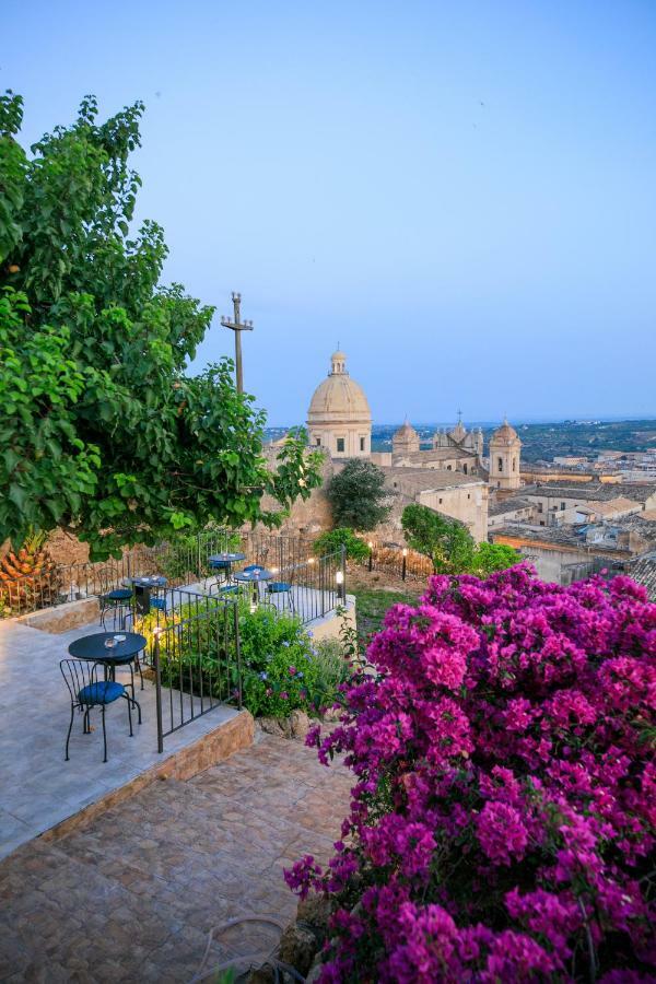 Trigona Garden Suite Noto Exterior photo